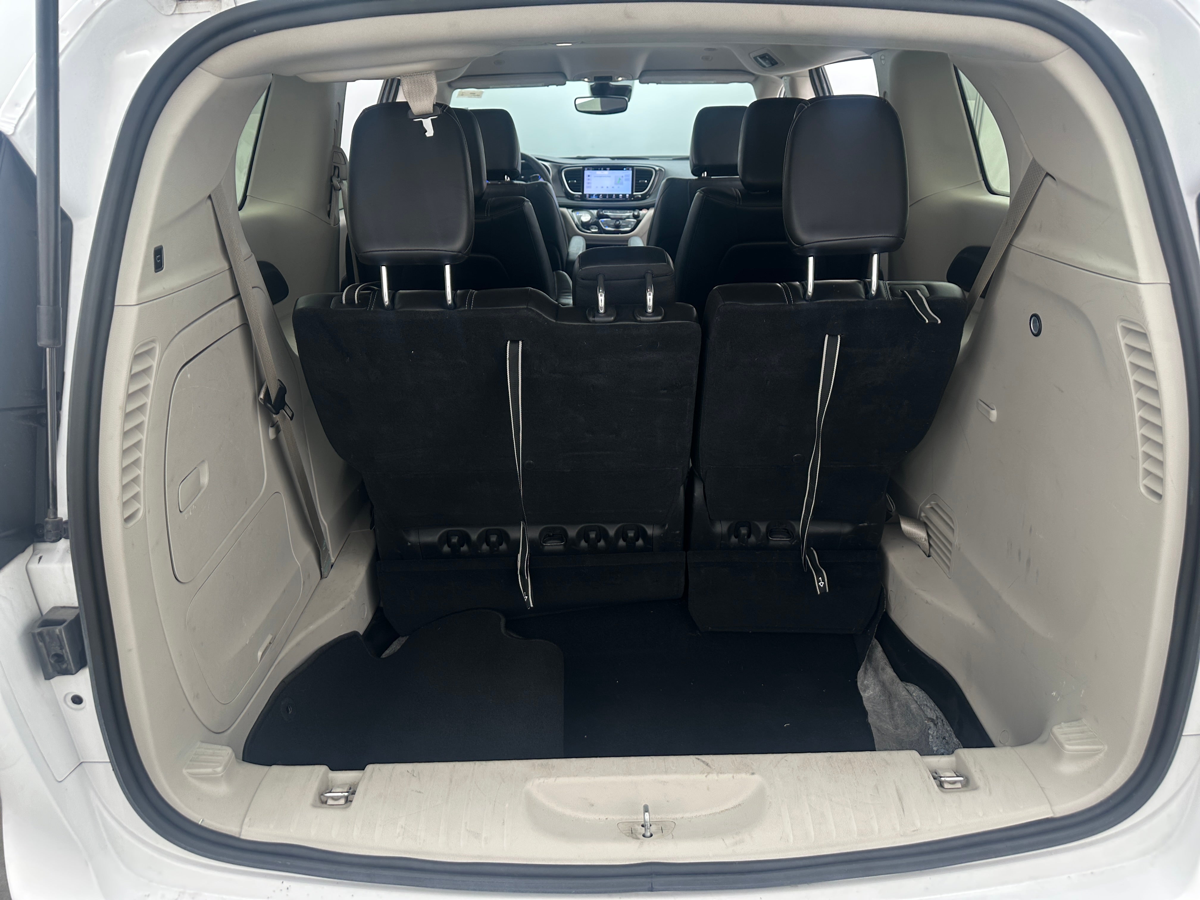 chrysler pacifica phev 2024 2C4RC1S72RR121887 image chrysler pacifica phev 2024 2C4RC1S72RR121887 image